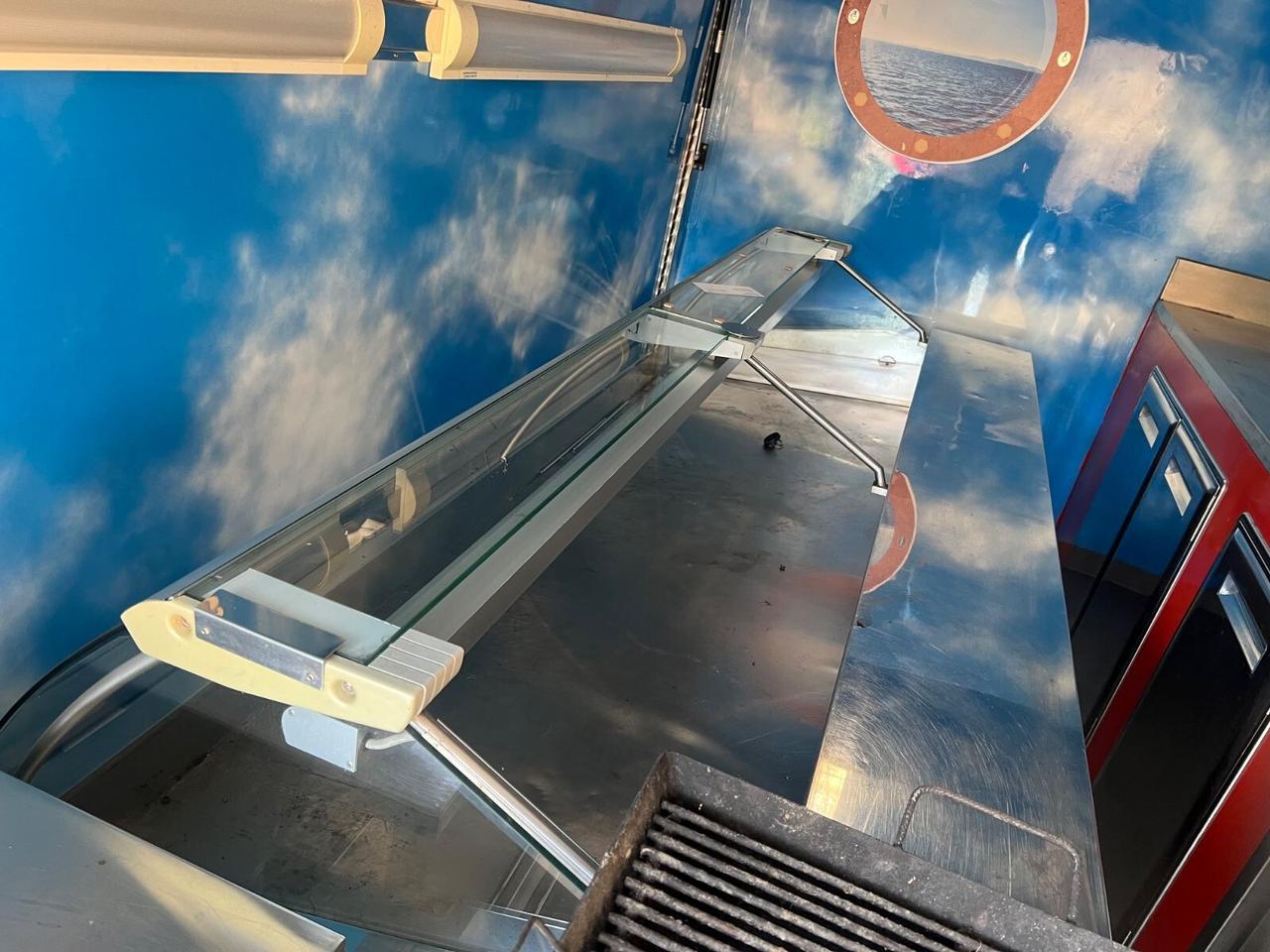 Food truck PESCHERIA Iveco 35C15* pat. B