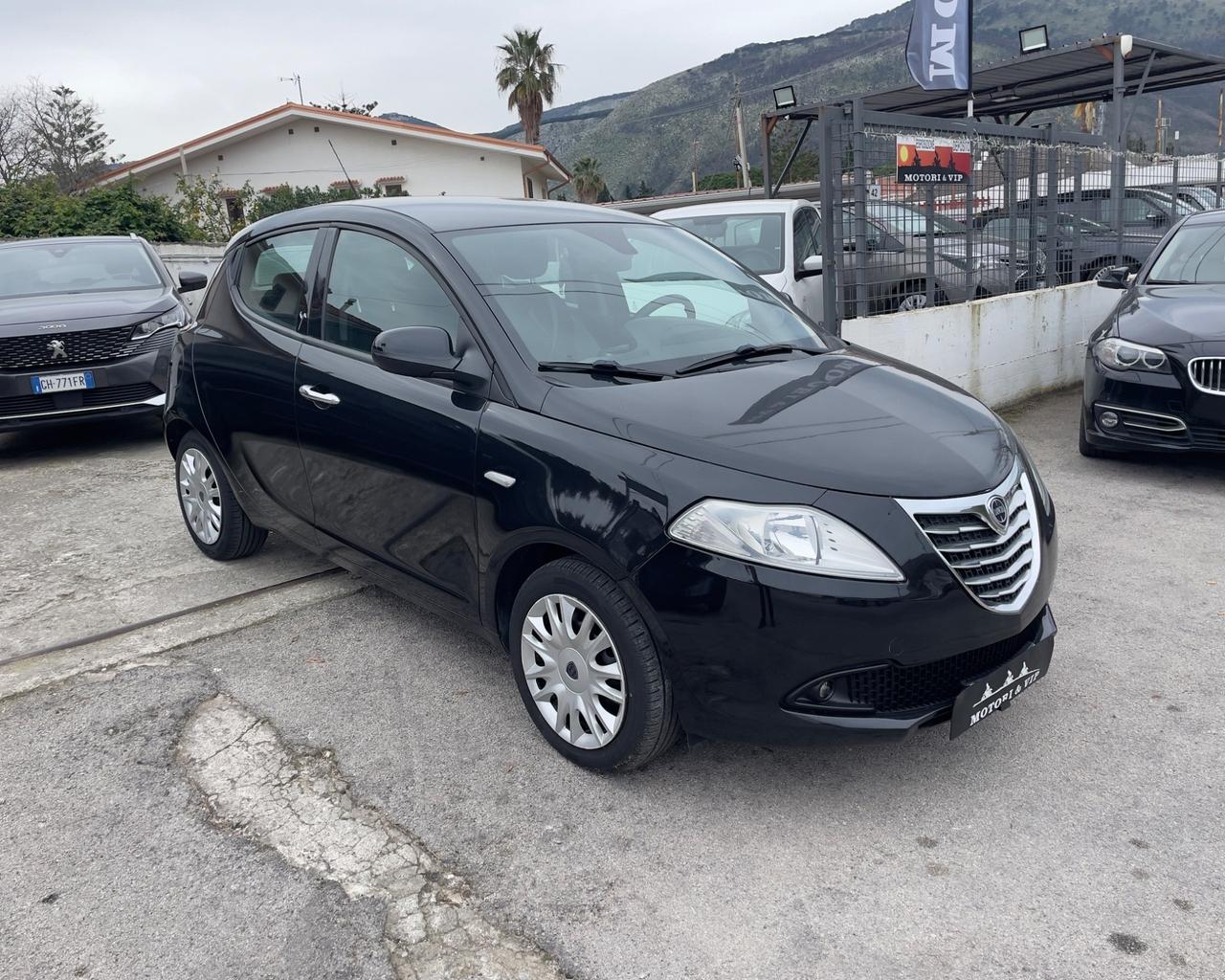 Lancia Ypsilon 1.2 69 CV 5 porte Platinum