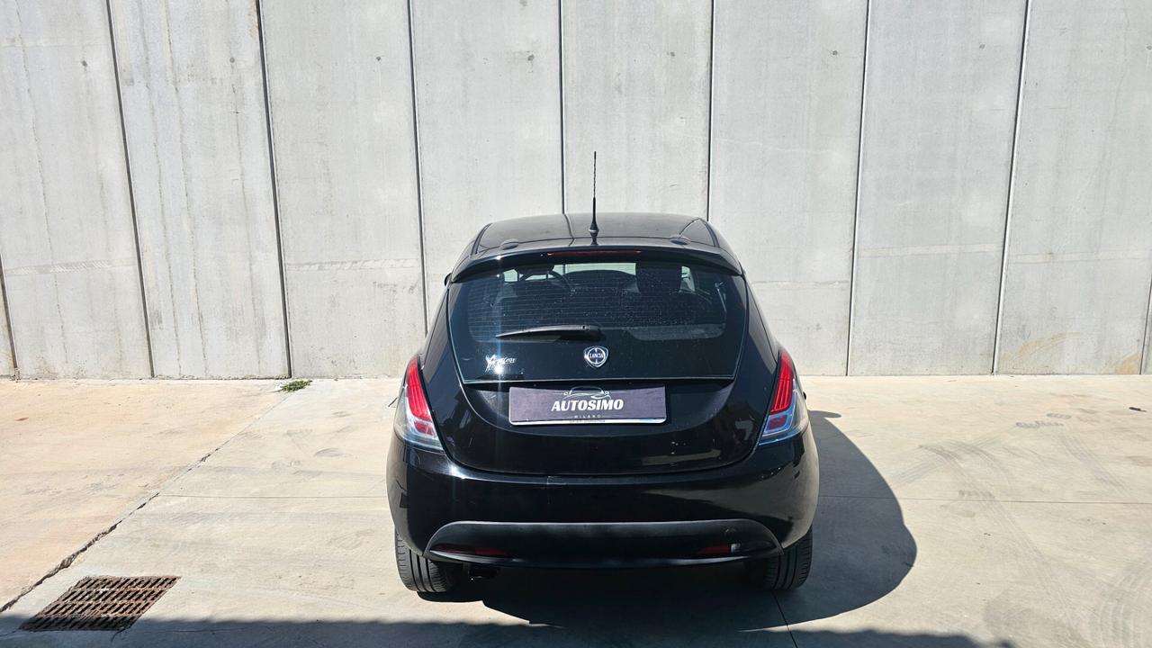 Lancia Ypsilon 0.9 TwinAir 85 CV 5 porte S&S Platinum