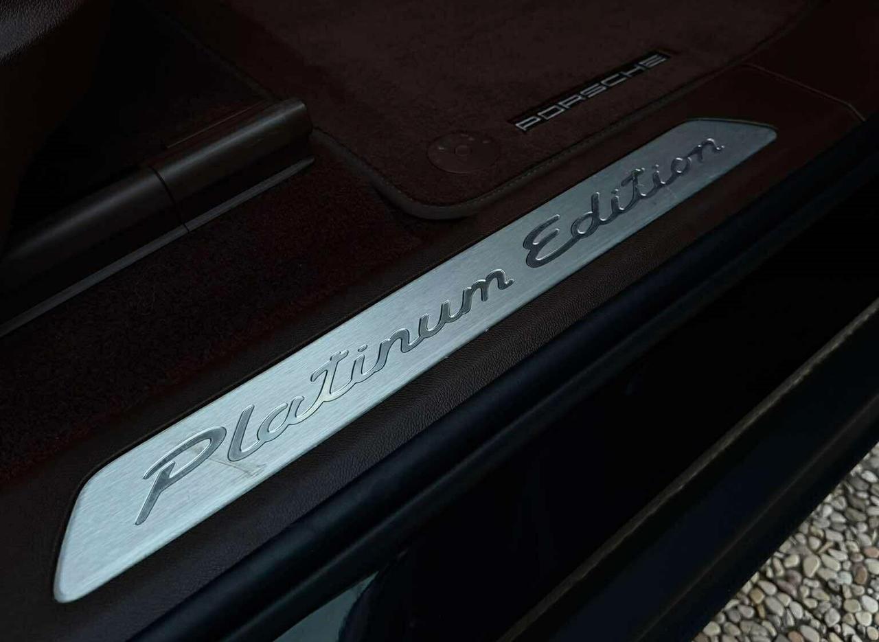 Porsche Cayenne Coupé 3.0 V6 E-Hybrid Platinum Edition