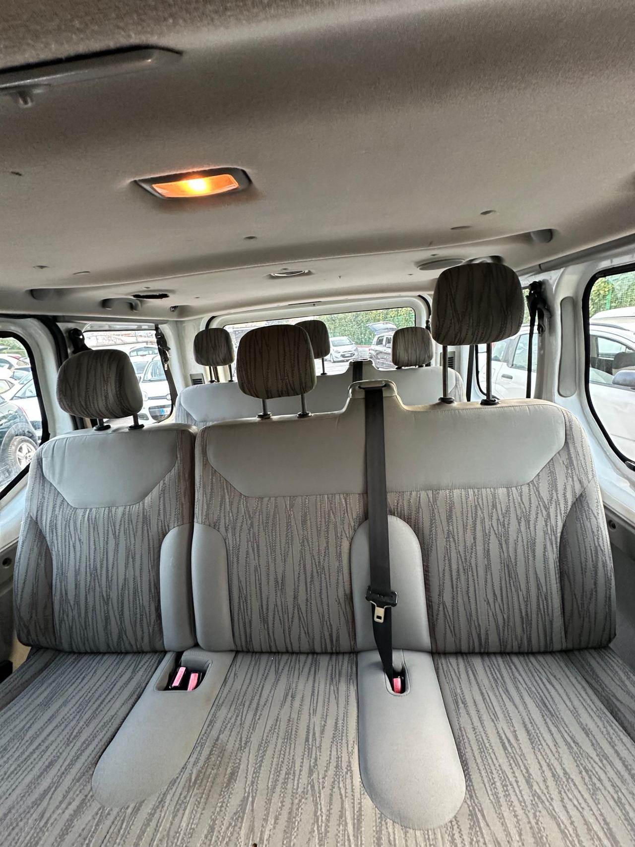 Nissan Primastar C29 2.5 dCi 150CV PC-TN Combi Smart