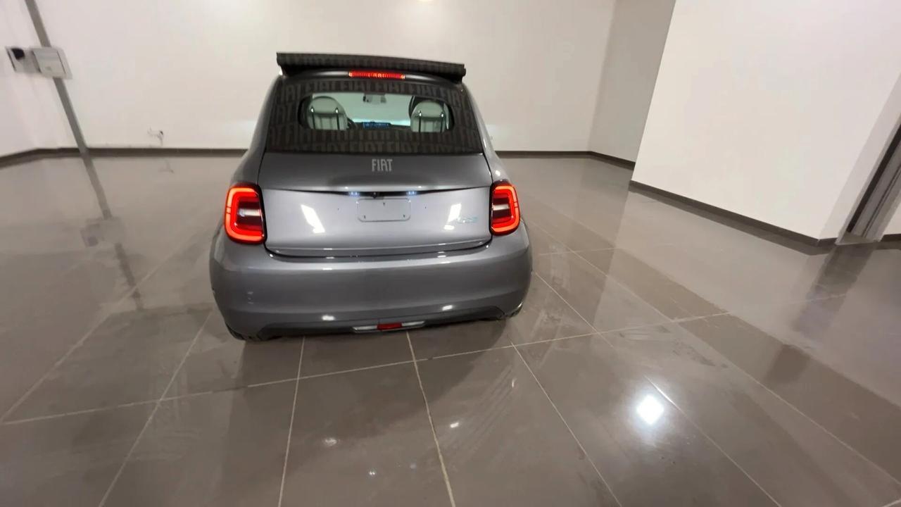 Fiat 500 500e Cabrio 42 kWh La Prima