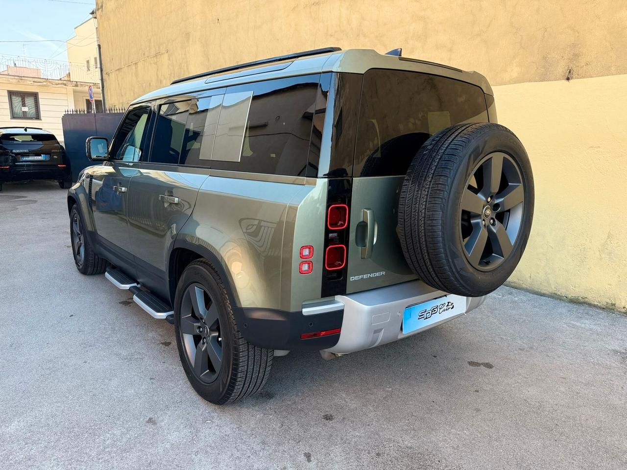 Land Rover Defender 110 3.0D I6 200 CV AWD Auto X-Dynamic SE