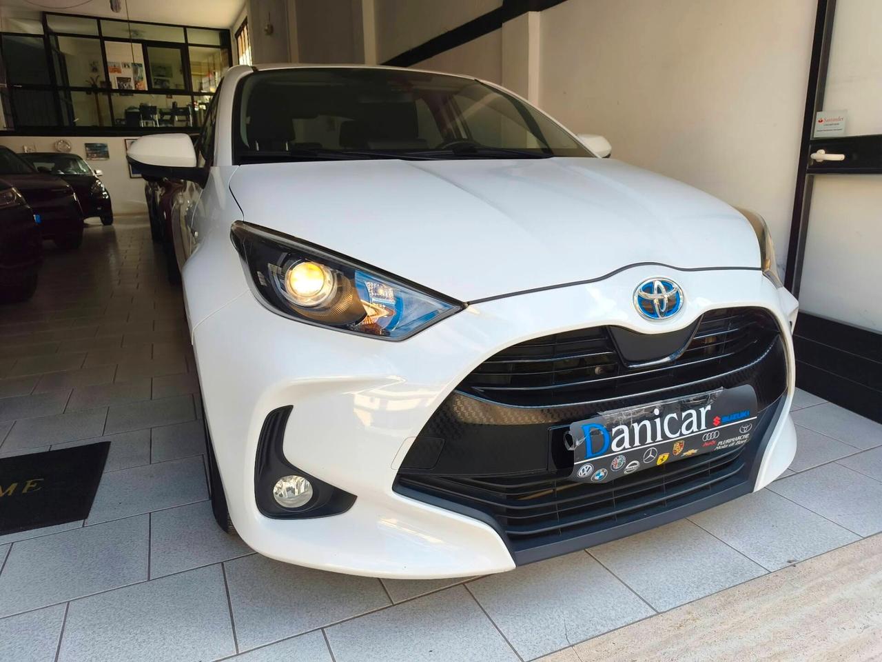 Toyota Yaris 1.5 Hybrid 5 porte Business