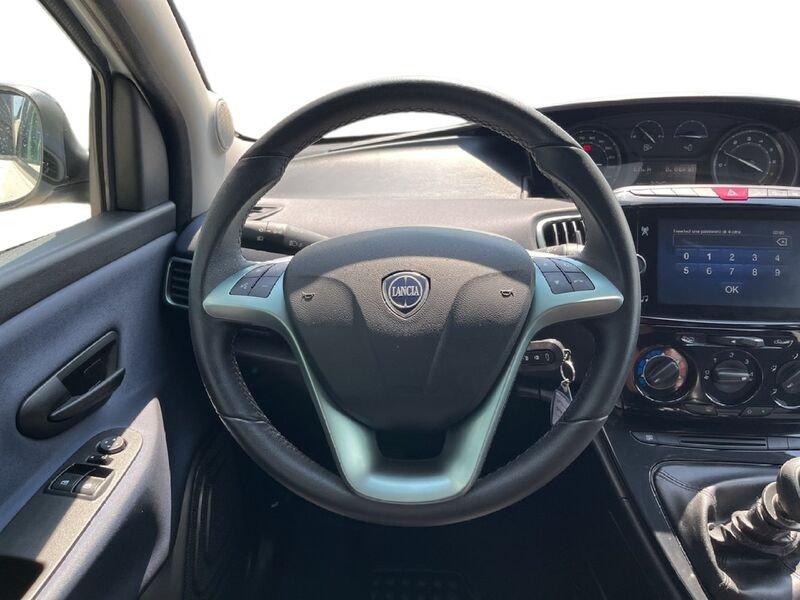 Lancia Ypsilon NUOVA My24 402 Platino 1.0