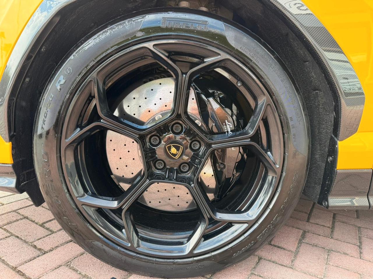 Lamborghini Urus Performante 666CV *AKRAPOVIC*HEAD-UP*CARBONIO