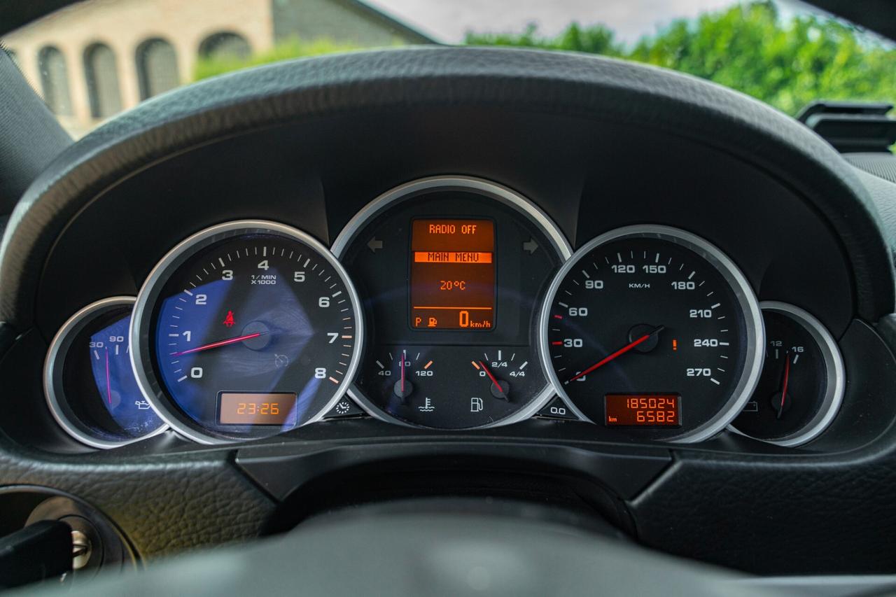 Porsche Cayenne S LIVREA ROTHMANS - POR00250