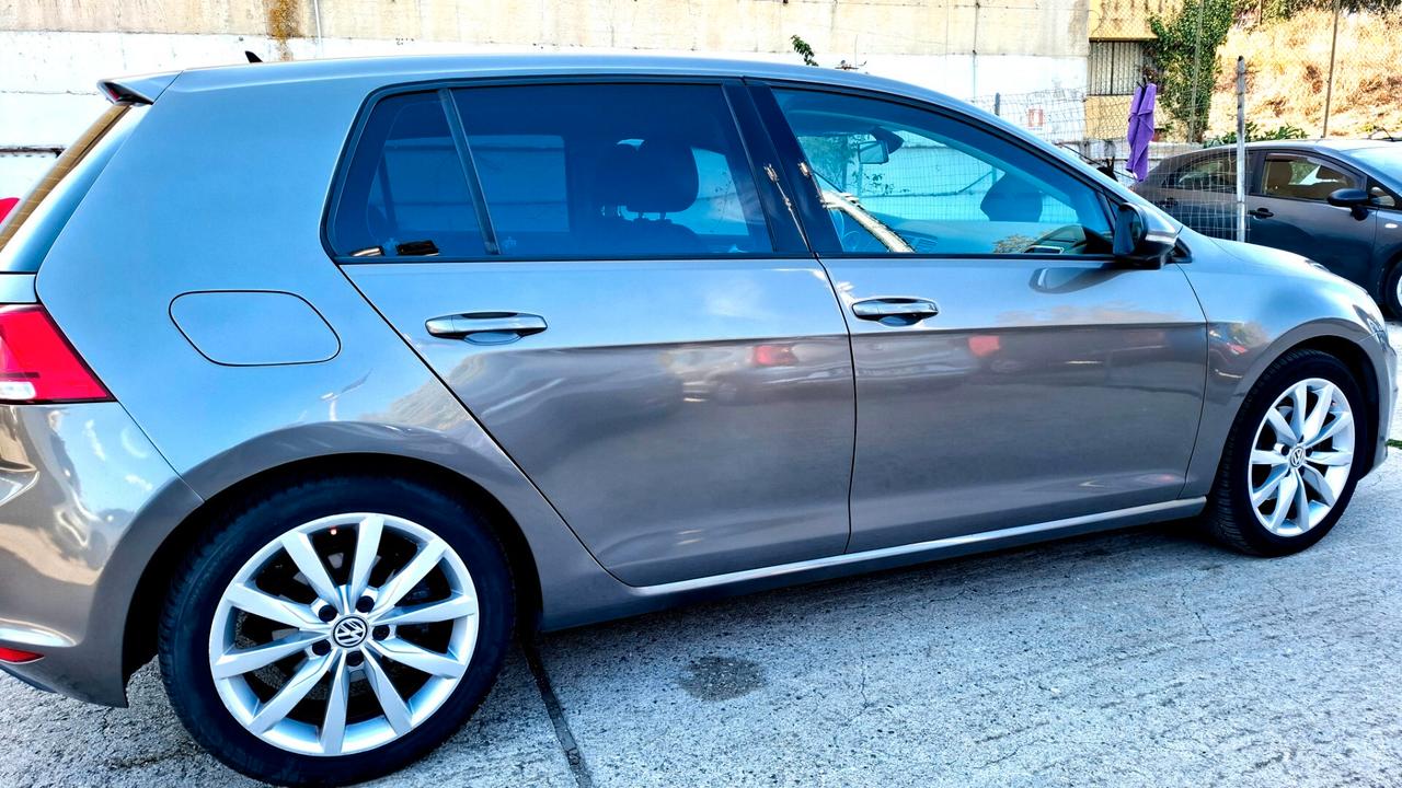 Volkswagen Golf 2.0 TDI 5p. Highline BlueMotion Technology