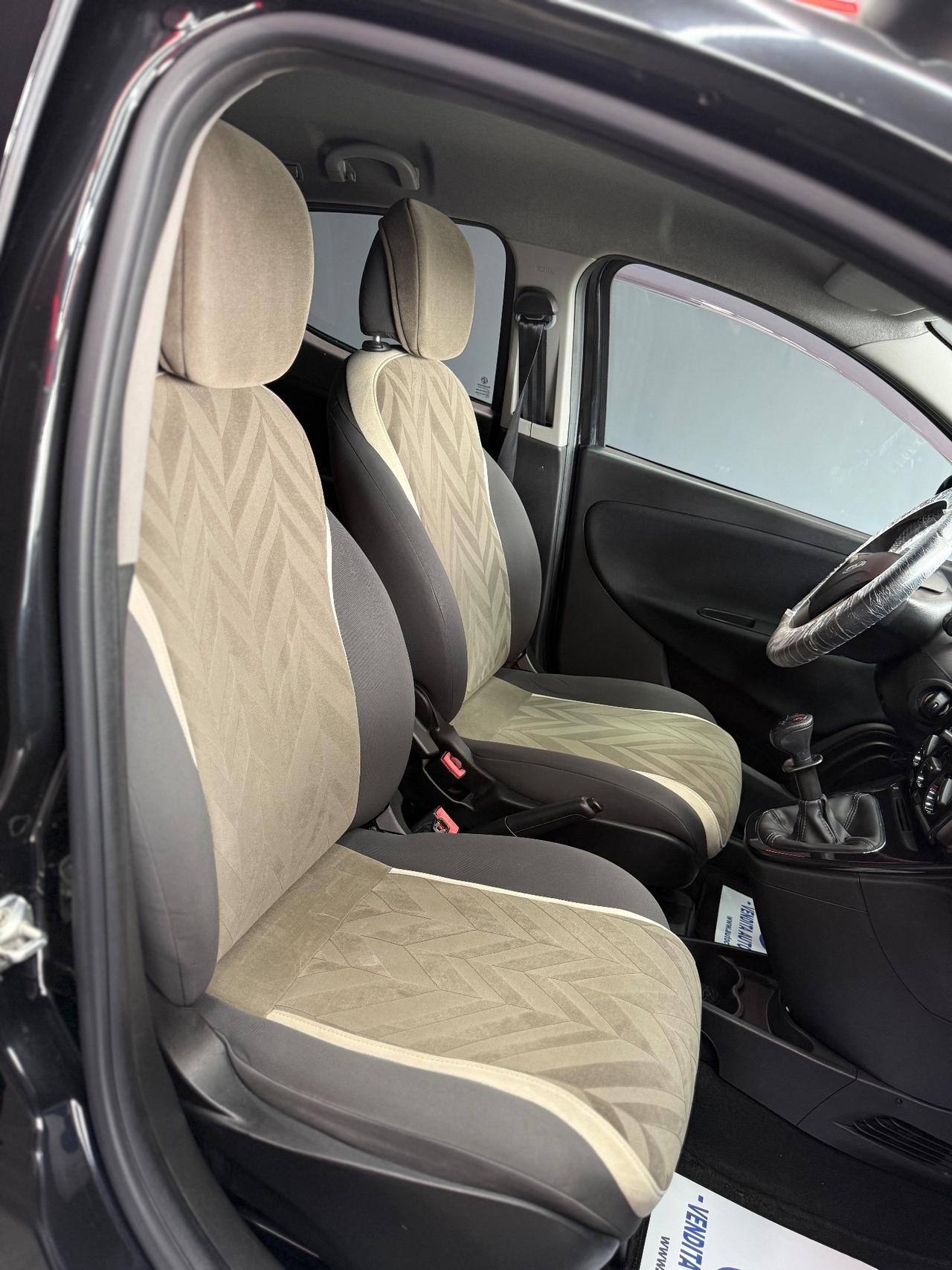 Lancia Ypsilon 1.2 69 CV Platinum 11/2014