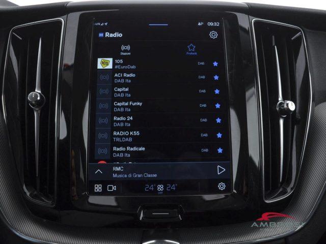 VOLVO XC60 B4 (d) AWD automatico Plus Bright - AUTOCARRO N1