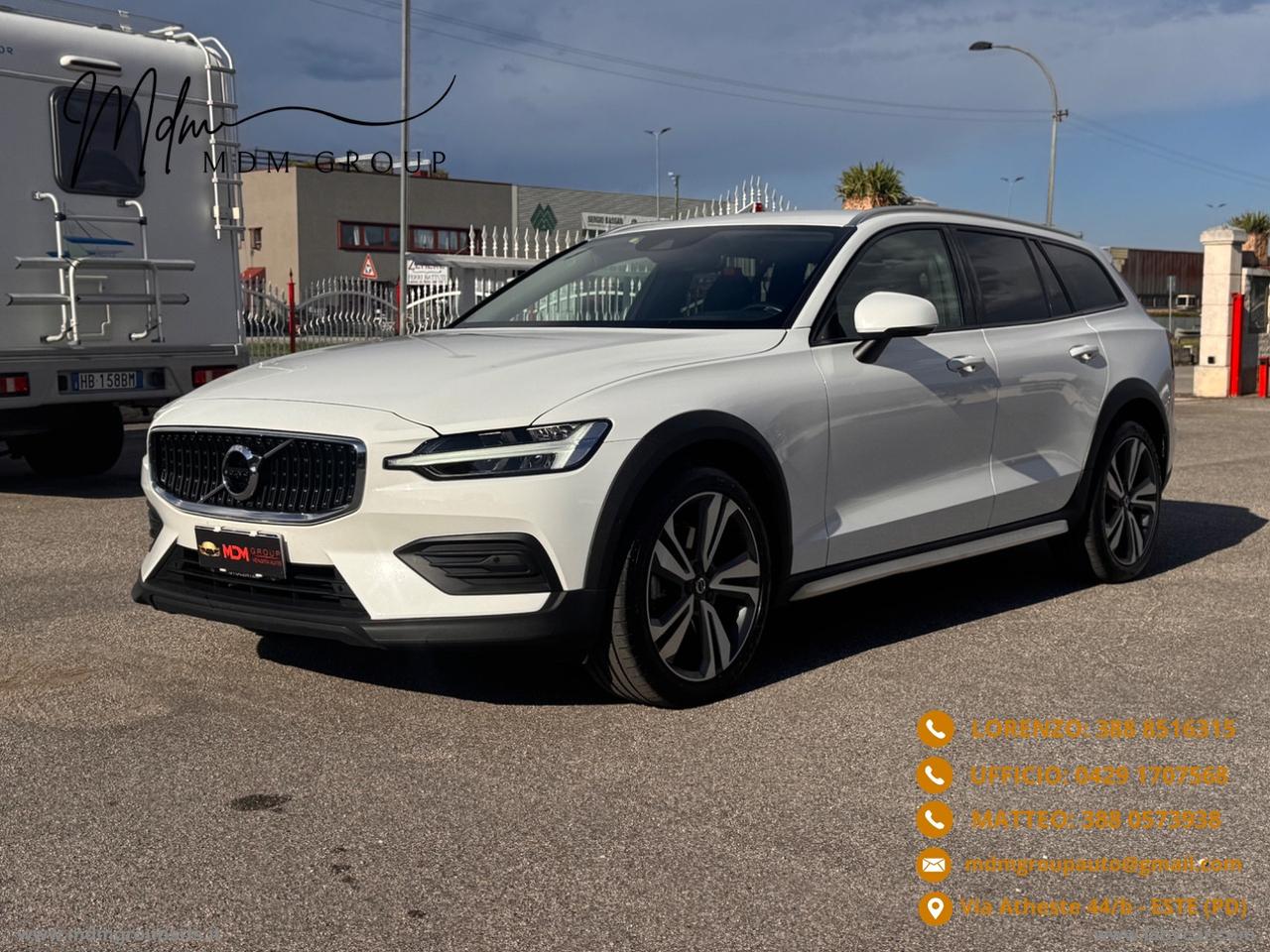 VOLVO V60 Cross Country B4