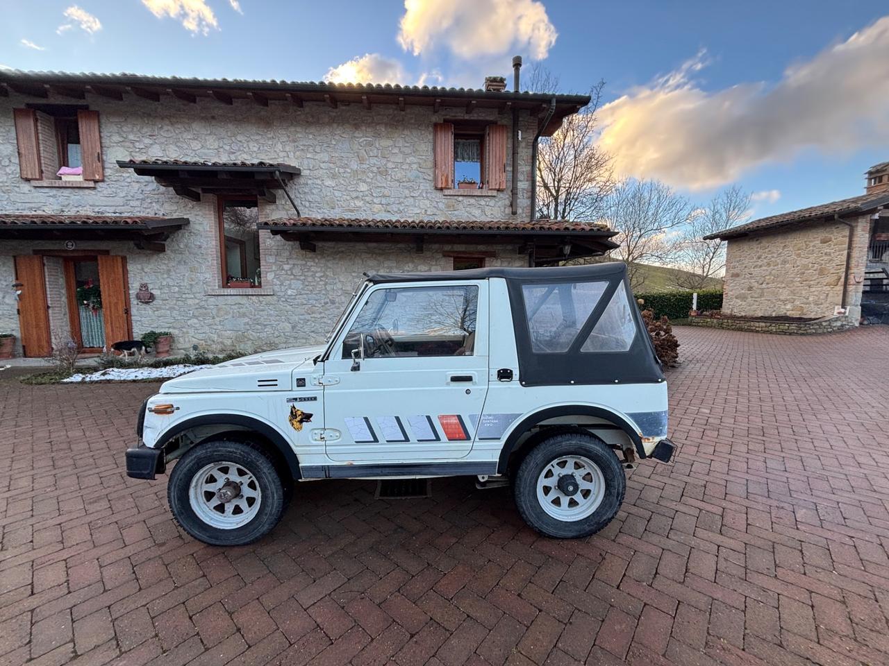 Suzuki SJ 410 SJ410 Cabriolet De Luxe