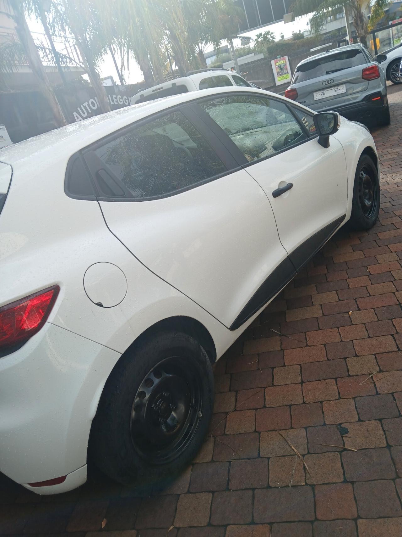 Renault Clio dCi 8V 90 CV EDC 5 porte Moschino Intens