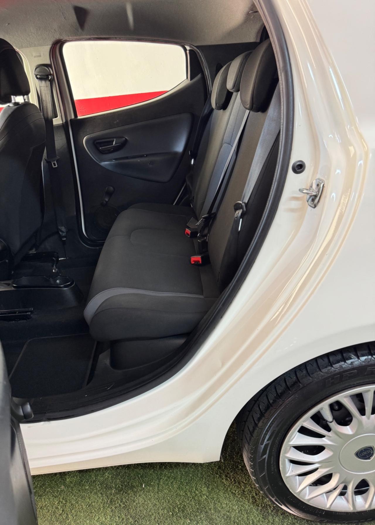 Lancia Ypsilon 1.2 69 CV 5 porte GPL Ecochic Silver