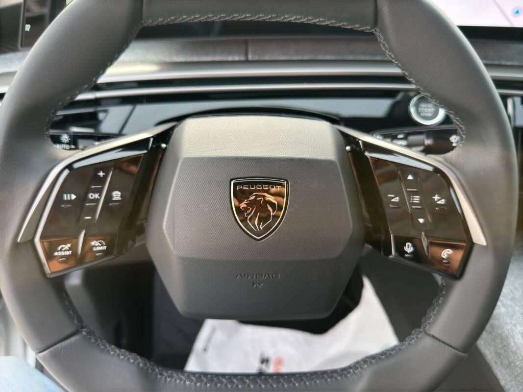 Peugeot 3008 1.2 hybrid Allure 145cv Automatica con Telecamera