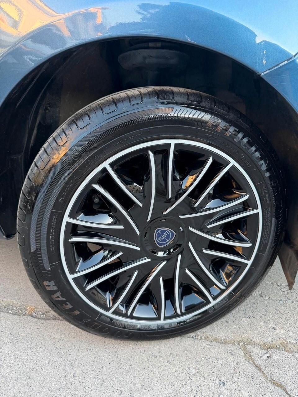 Lancia Ypsilon 1.2 69 CV 5 porte GPL Ecochic Gold