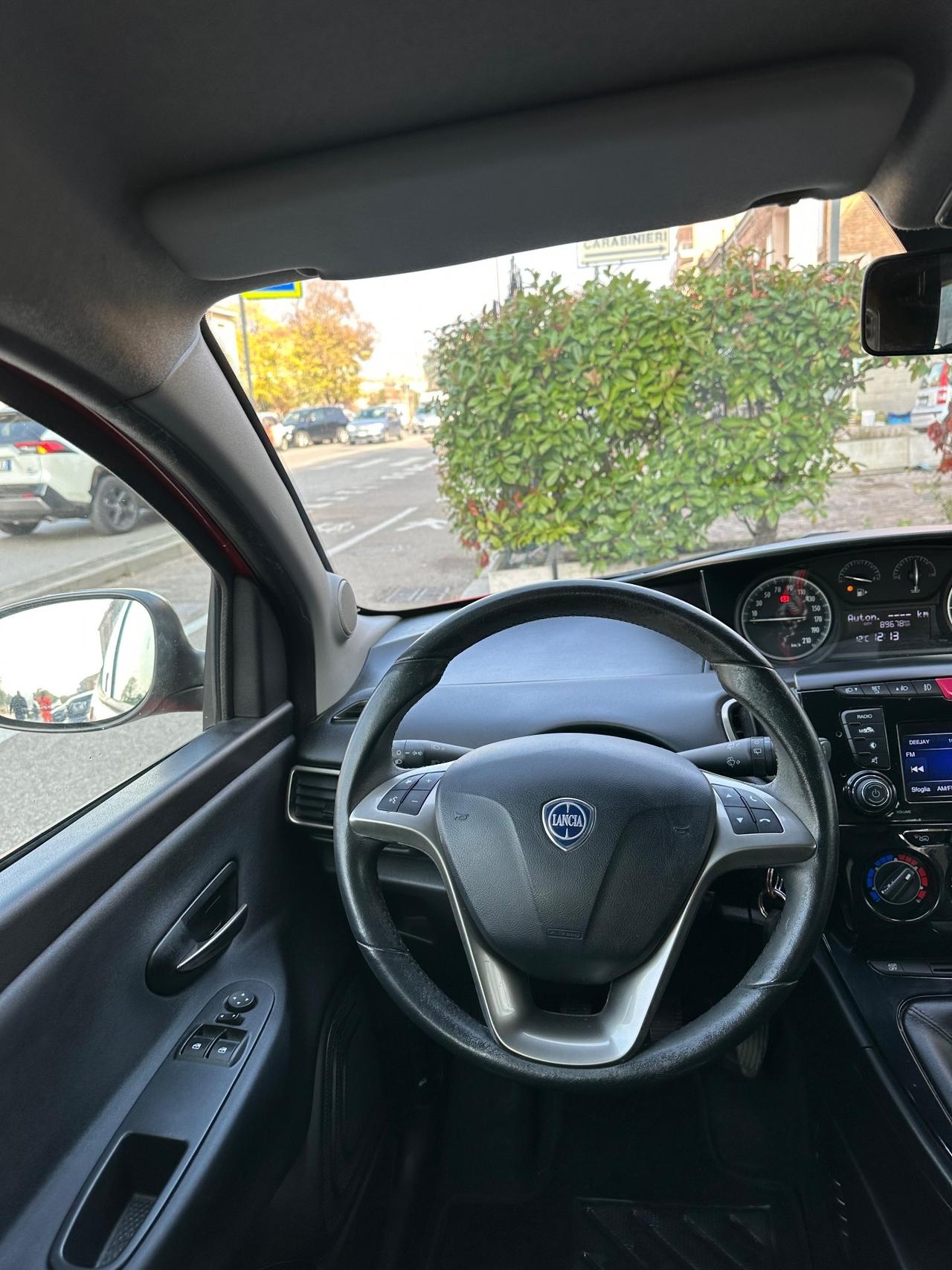 Lancia Ypsilon 1.2 69 CV 5 porte Platinum