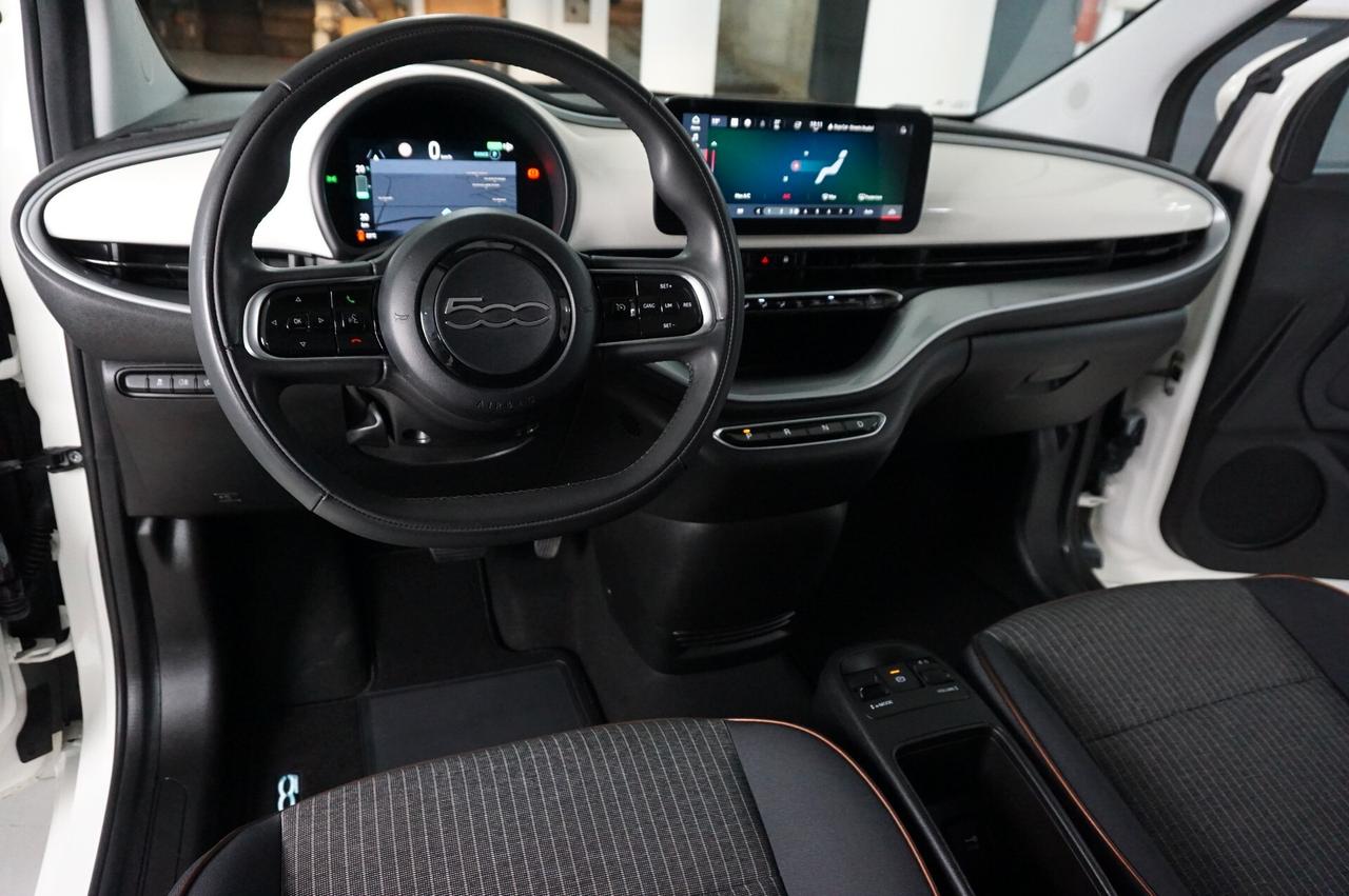 Fiat 500e Berlina 42 kWh La Prima