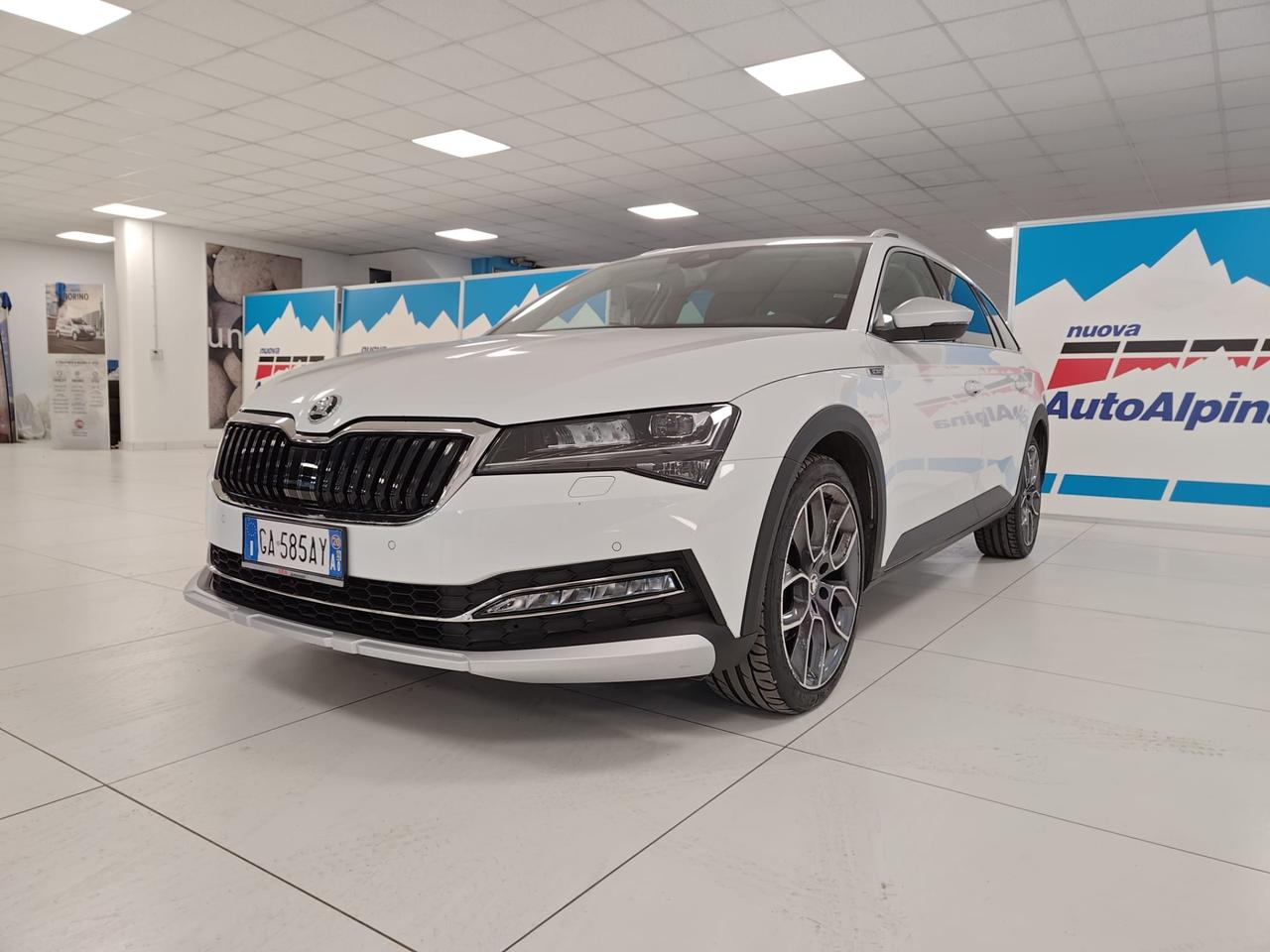 SKODA Superb Wagon 2.0 tdi Scout 4x4 190cv