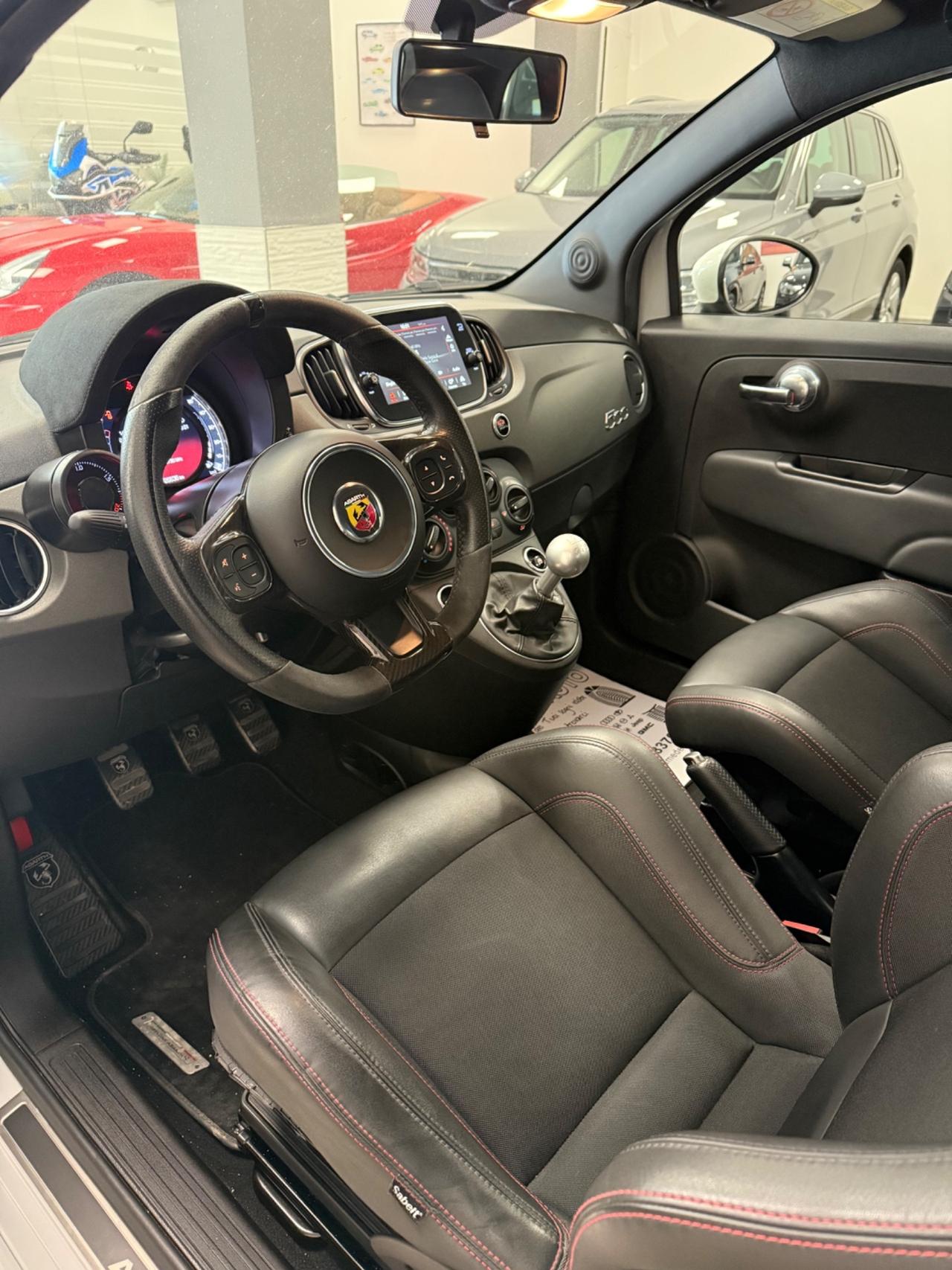 Abarth 595 1.4 Turbo T-Jet 180 CV Esseesse