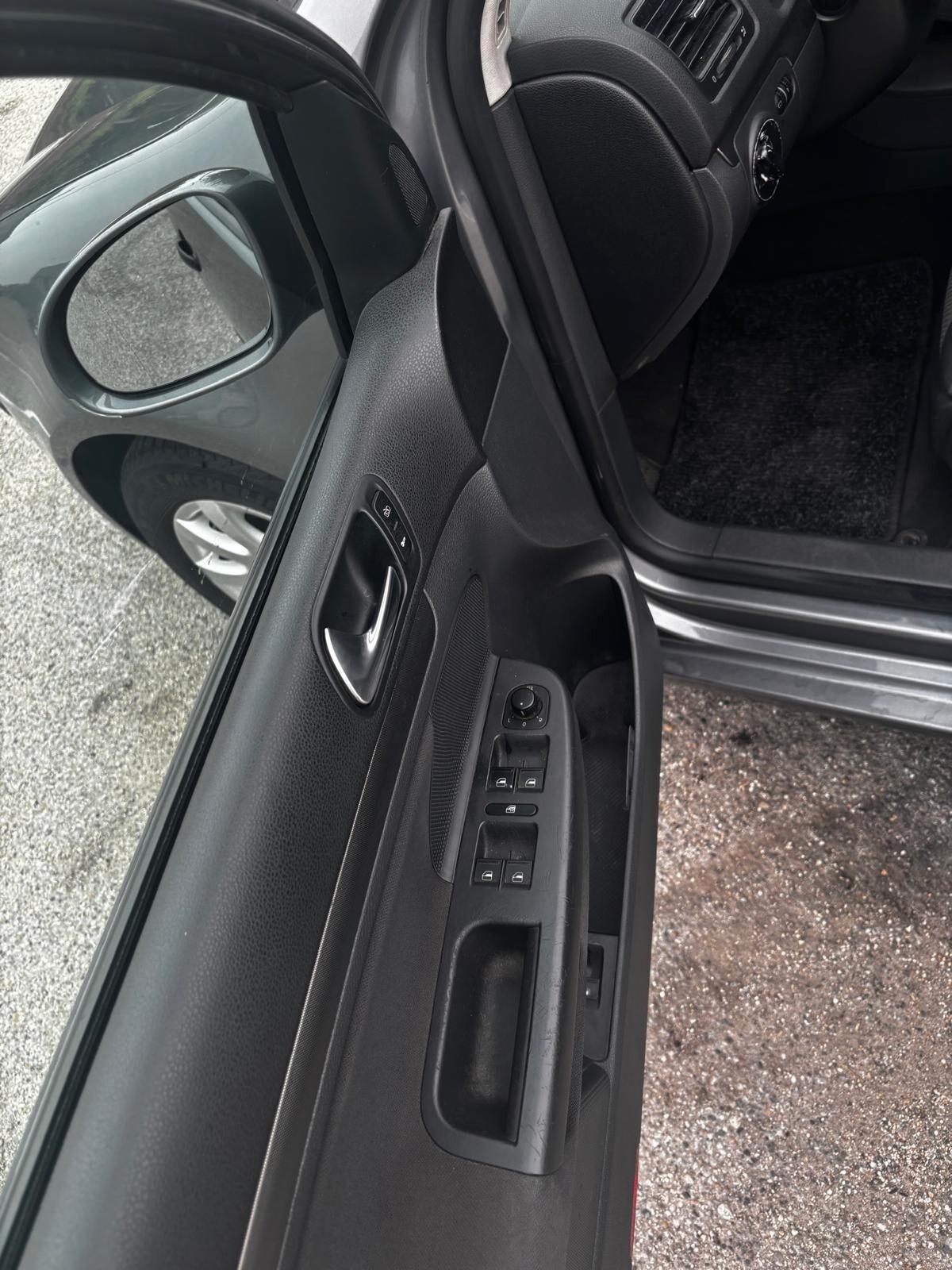 Volkswagen Golf 1.6 5p. Comfortline UNICO PROPRIETARIO NEOPATENTATI