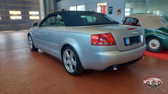 AUDI A4 Cabriolet 2.0 TDI S Line