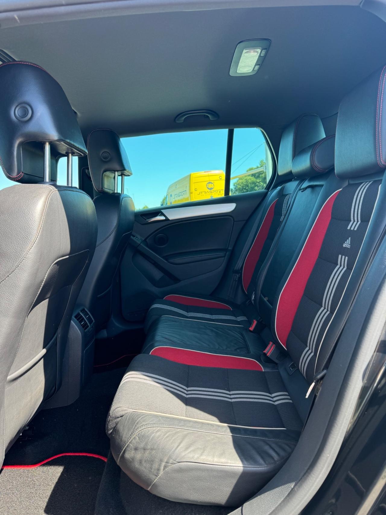 Volkswagen Golf GTI 2.0 TSI 5p.