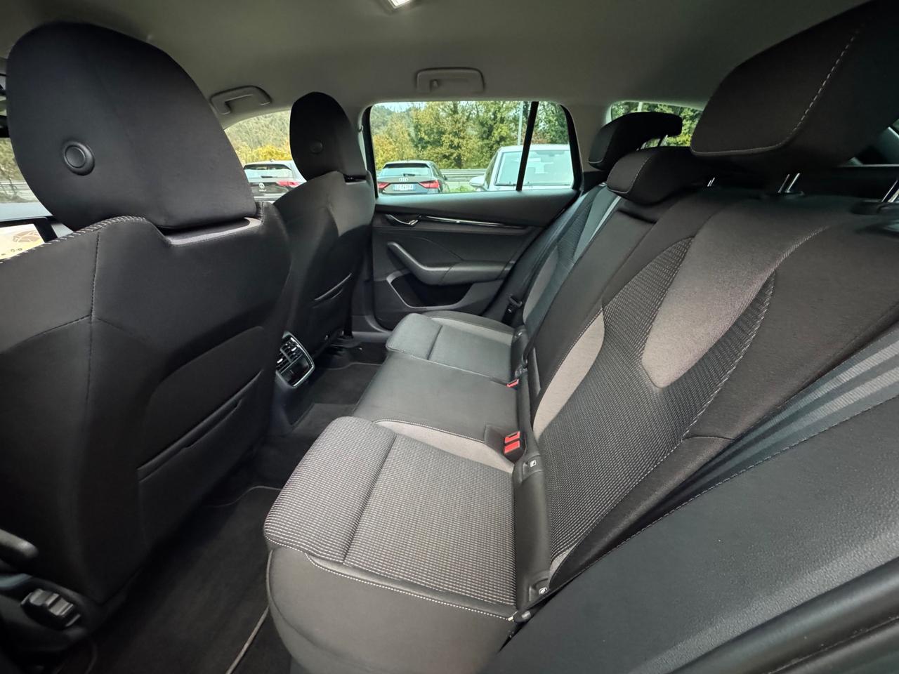 Skoda Octavia 2.0 TDI EVO DSG Wagon Executive