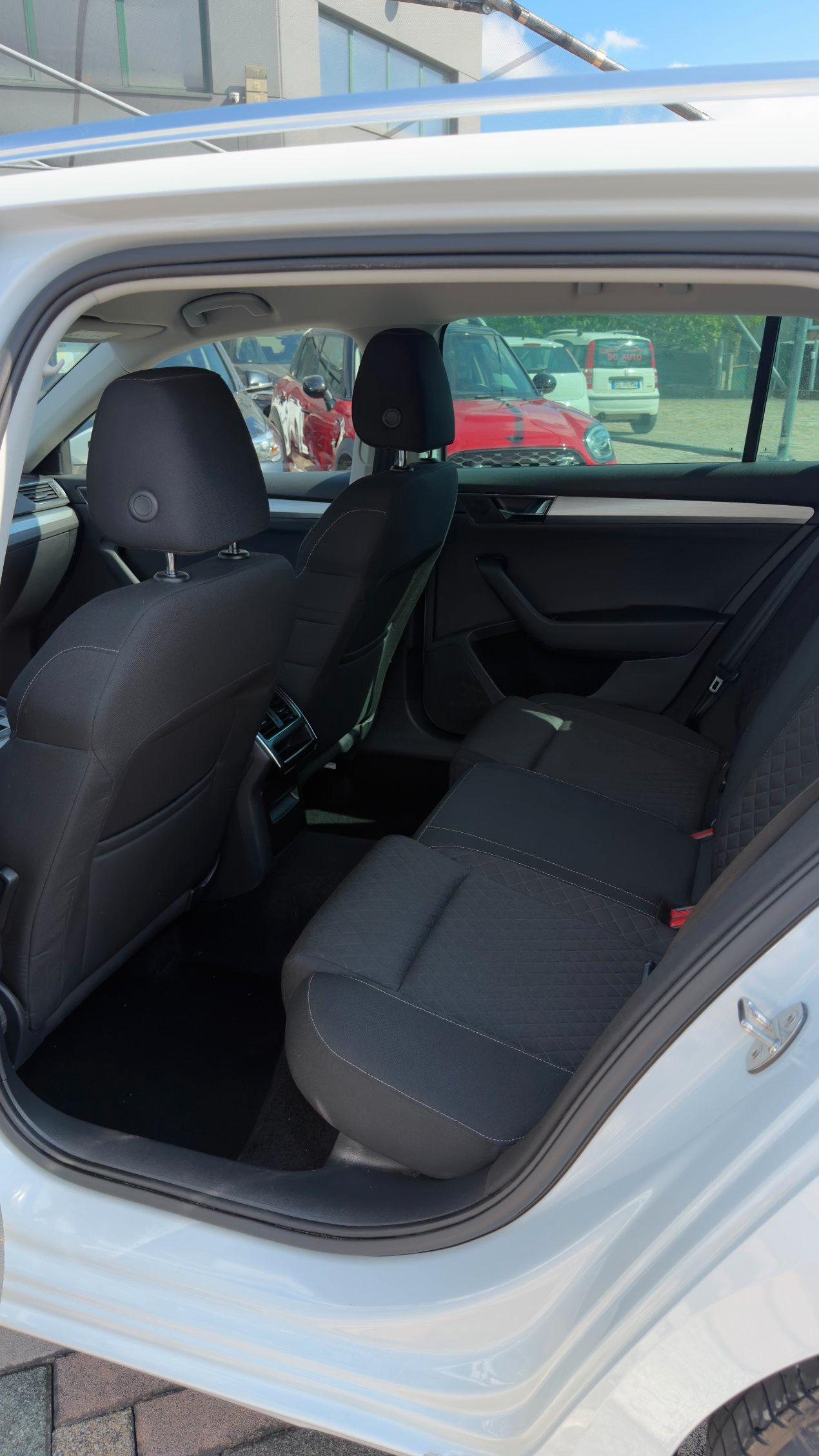 Skoda Superb Wagon 2.0 tdi evo Executive 122cv dsg