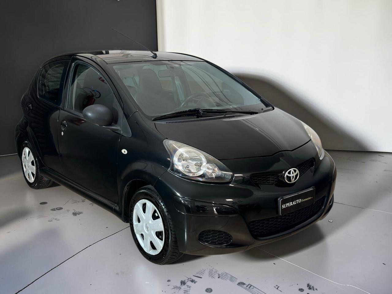 Toyota Aygo 1.0 12V VVT-i 5 porte Sol