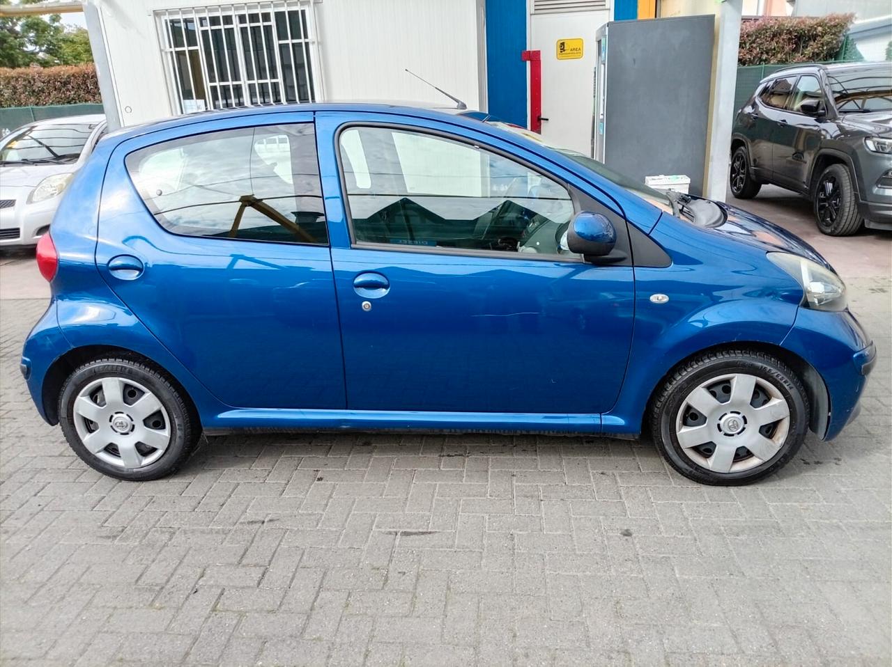 Toyota Aygo 1.0 12V VVT-i 5 porte Blue