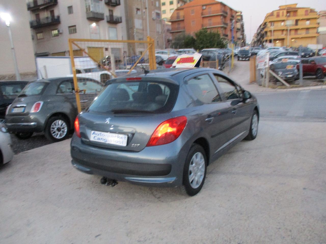 Peugeot 207 1.4 HDi 70CV 5p OK NEOP.