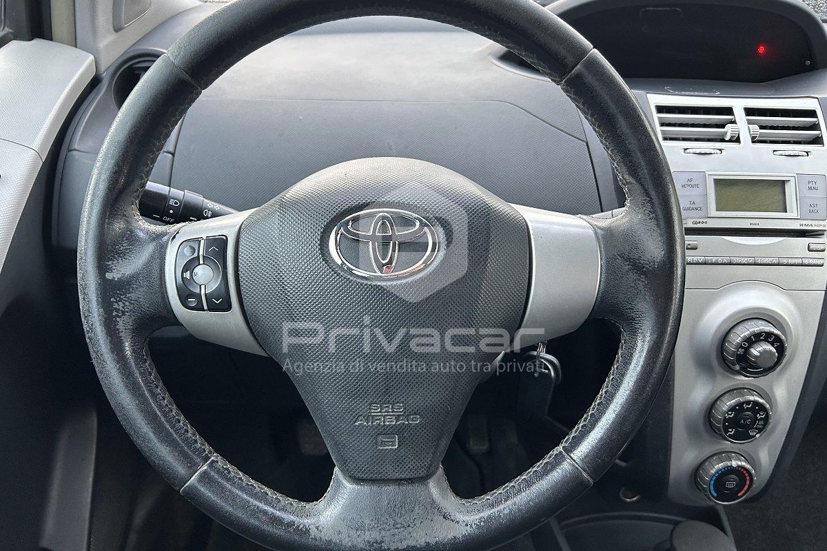 TOYOTA Yaris 1.0 5 porte Sol