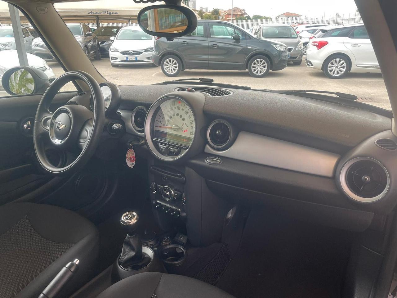 Mini 1.6 16V One (55kW)