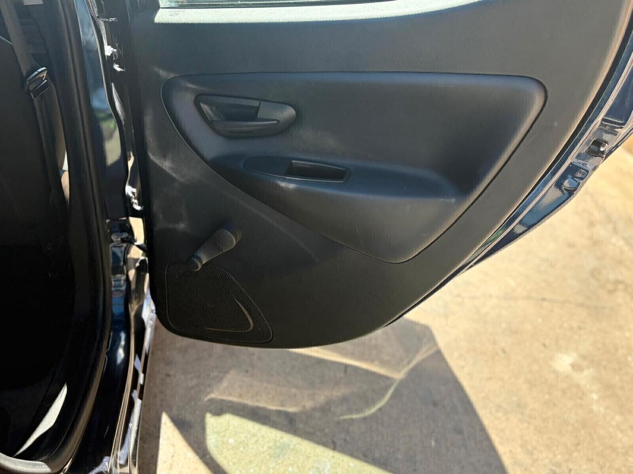 Lancia Ypsilon 1.2 69 CV per neopatentati