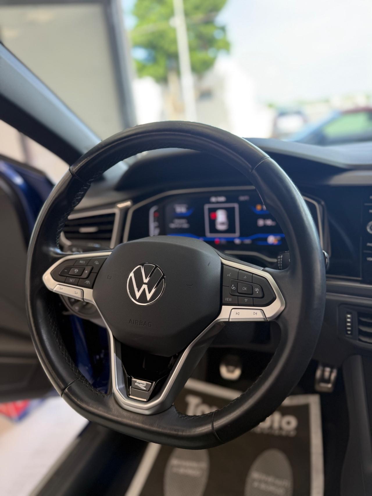Volkswagen Taigo 1.0 tsi R-LINE TETTO APRIBILE.VIRTUAL COCKPIT.TELECAMERA,APPLE CARPLAY,KM CERTIFICATI