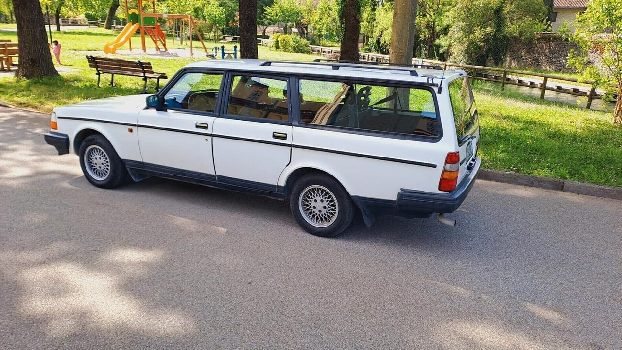 Volvo 240 Clima ben tenuta solo 150.000 KM!!