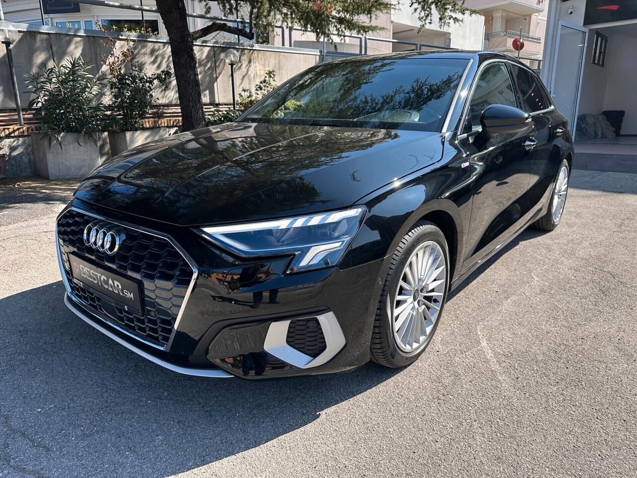 Audi A3 SPORTBACK 35 TDI S tronic S LINE / FARI MATRIX / NAVI / R17