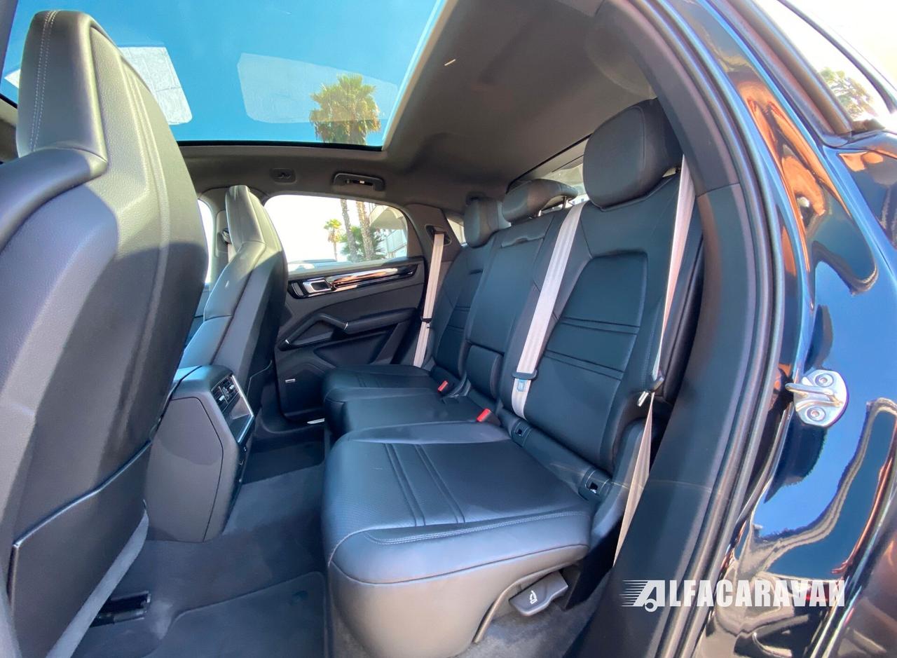 Porsche Cayenne Coupe 3.0 V6 tiptronic Platinum Edition