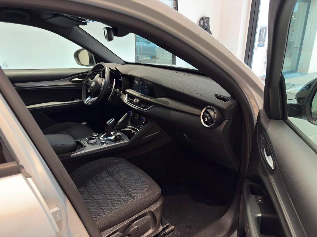 Alfa Romeo Stelvio 2.2 t Sprint Q4 210cv auto