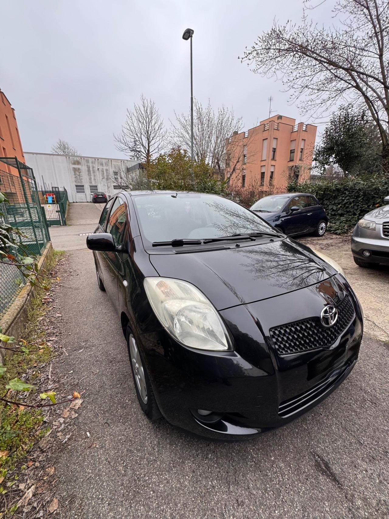 Toyota Yaris 1.3 5 porte