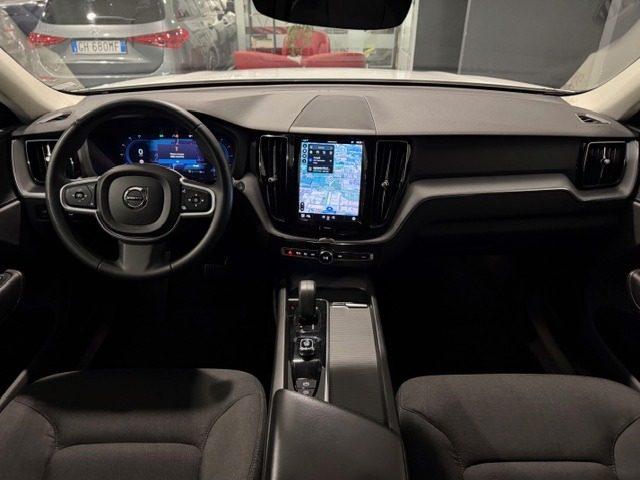 VOLVO XC60 B4 (d) automatico Mhev 197CV Momentum