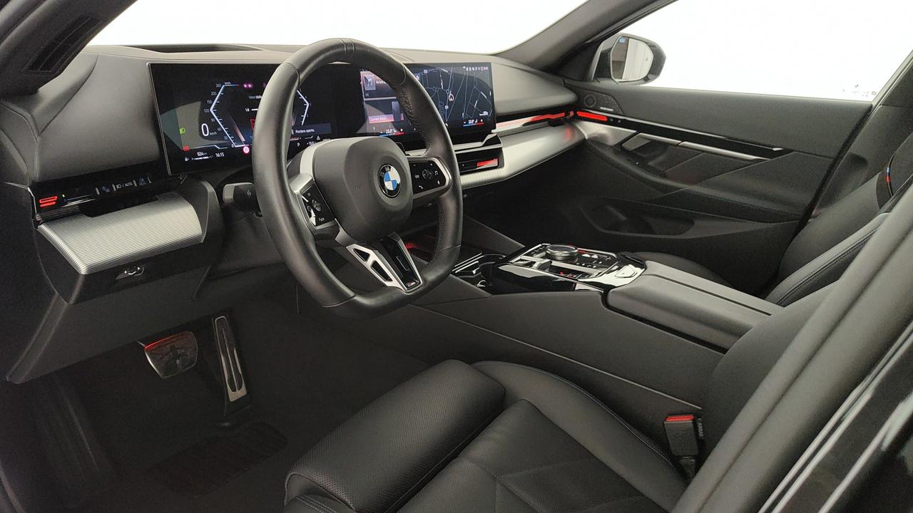 BMW Serie 5 G61 2024 Touring - 520d Touring 48V xdrive MSport Pro auto