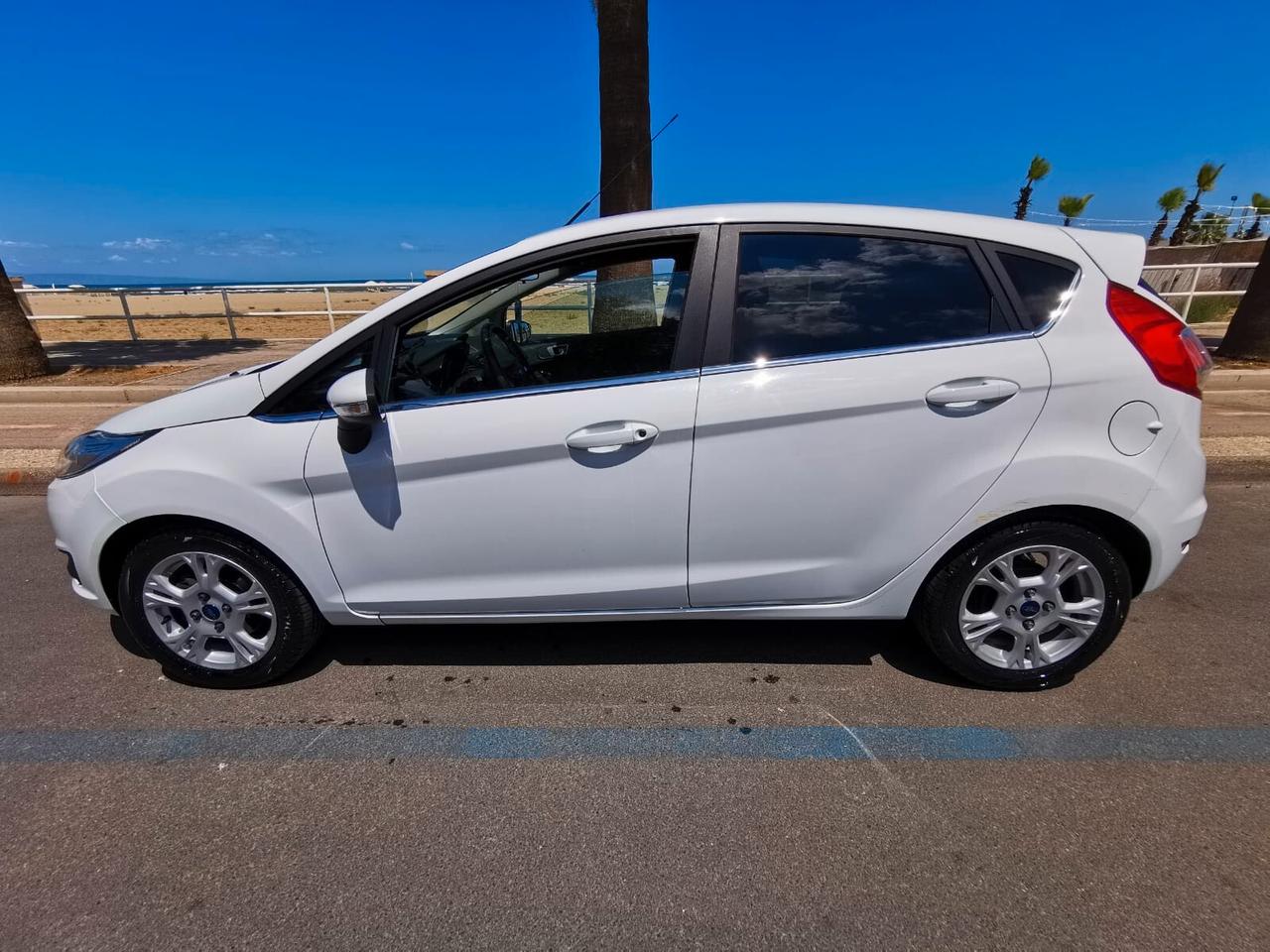 Ford Fiesta 1.4 5p. Bz.- GPL Titanium - 2016