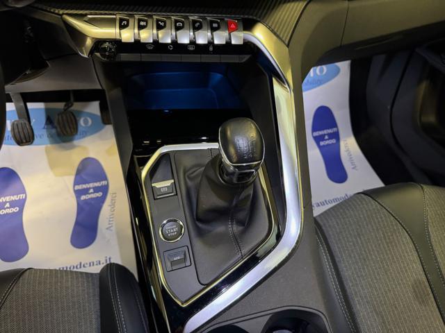 PEUGEOT 3008 PureTech Turbo 130CV Allure NAVI+RETR.