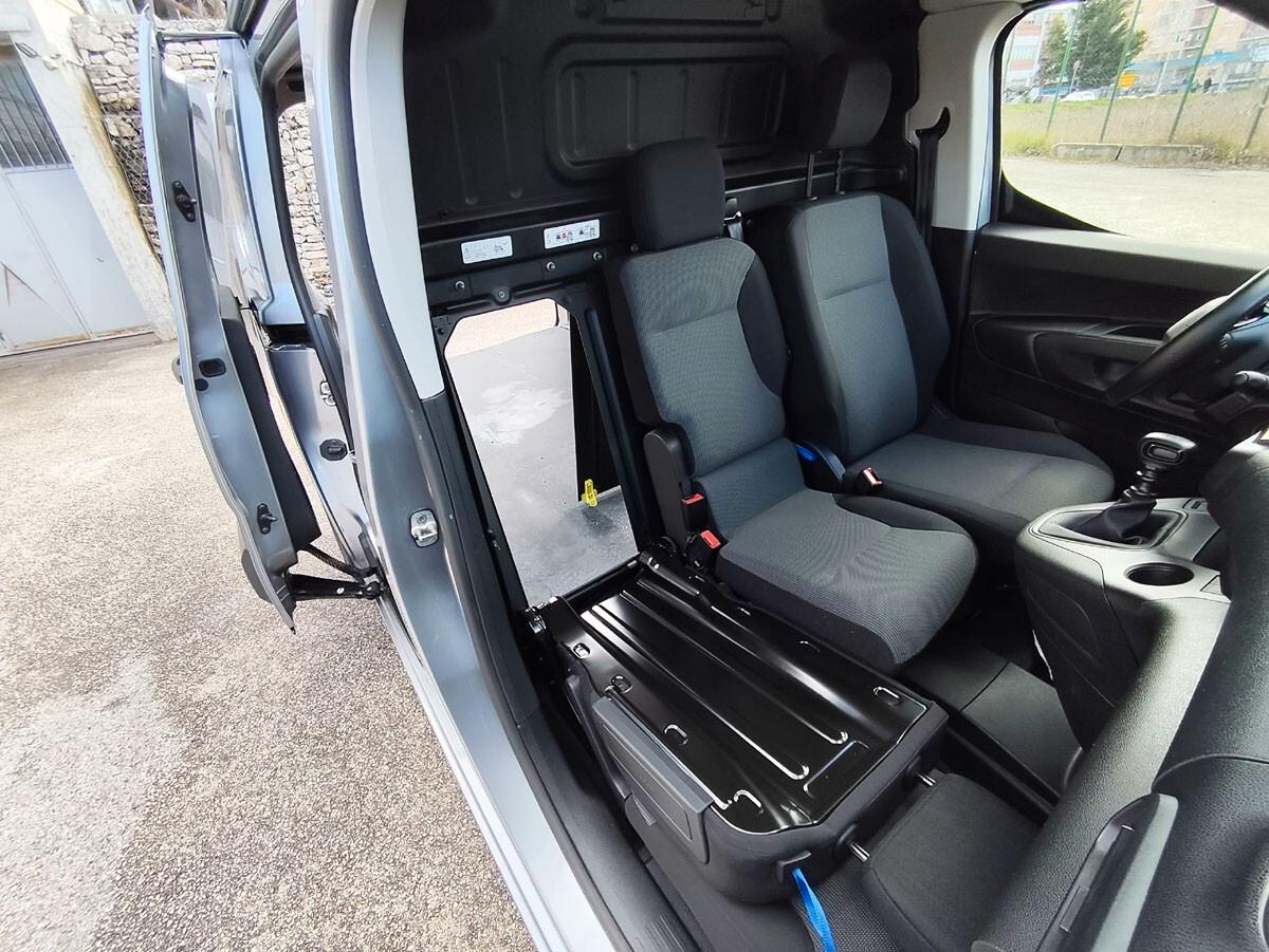 Peugeot Partner BlueHDi 130 L2 Navi, 2 Porte Laterali, Telecamera, FULL OPTIONAL!