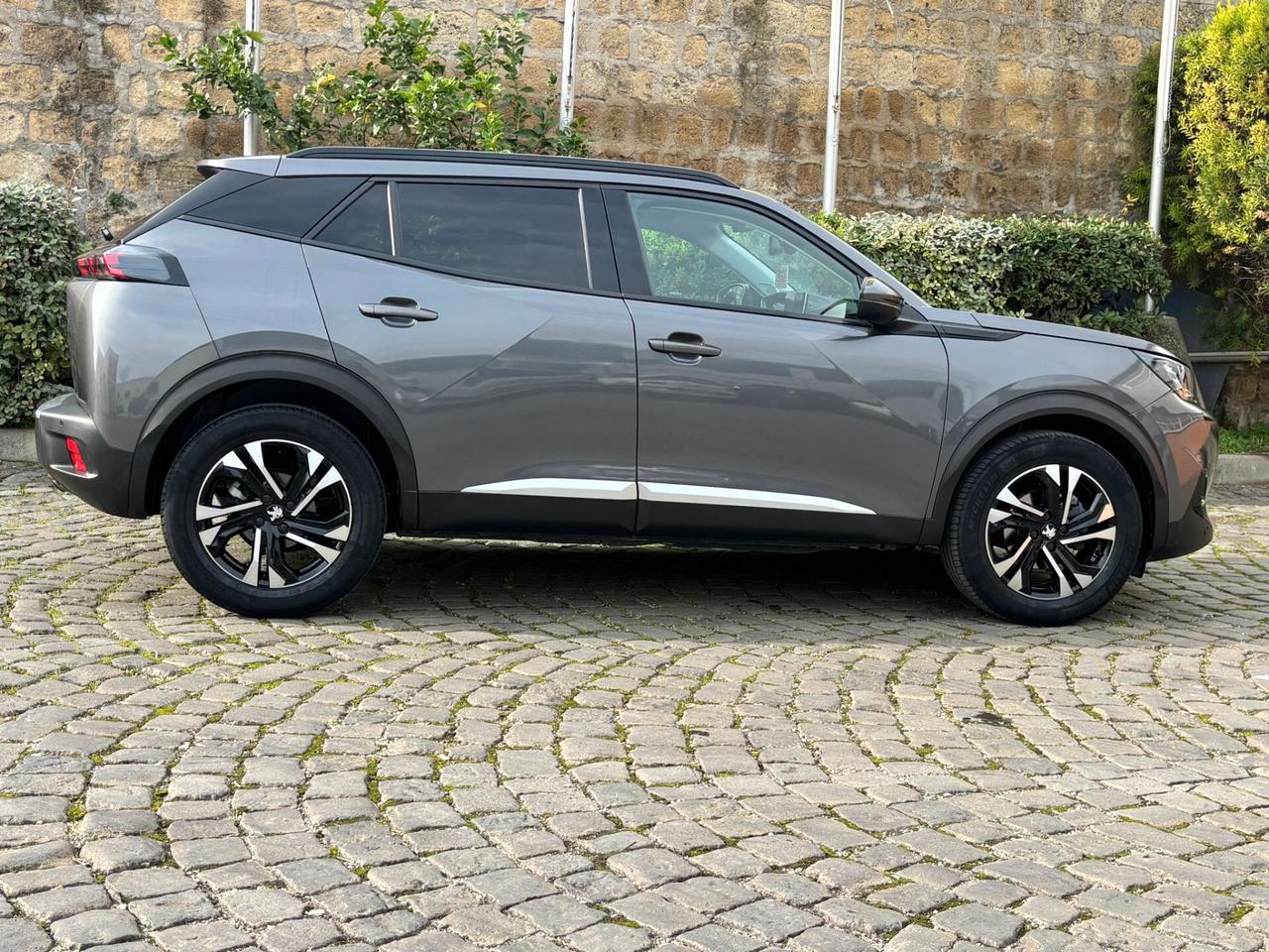 Peugeot 2008 BlueHDi 100 S&S Allure Navi Pack