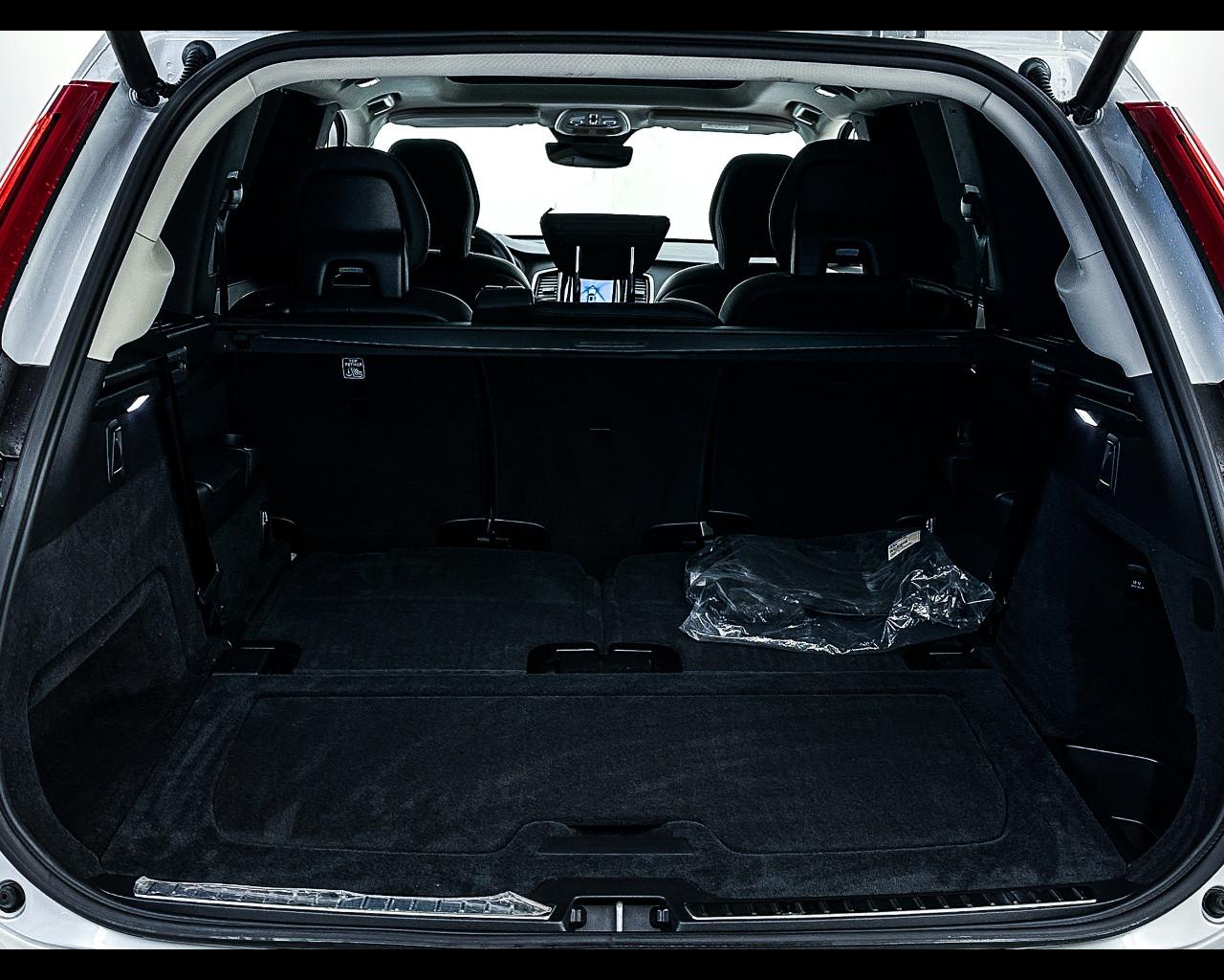 VOLVO XC90 B5 (d) AWD automatico 7 posti Plus Bright