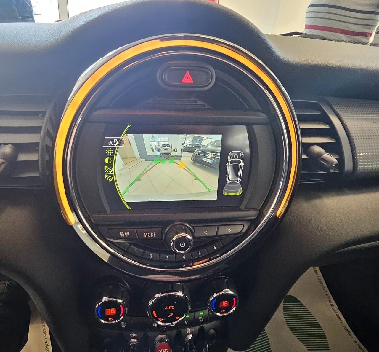 Mini Mini 1.5 Cooper D 5 porte