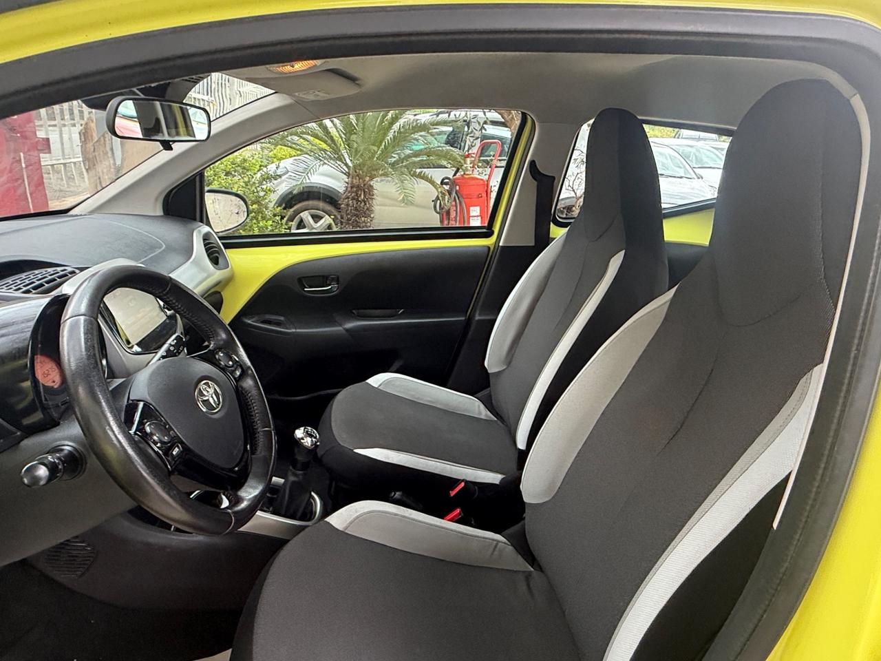 Toyota Aygo 1.0 VVT-i 69 CV 5 porte x-cool TSS